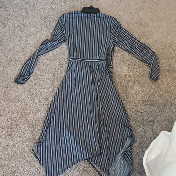 BCBGMaxazria wrap dress - Picture 5 of 6